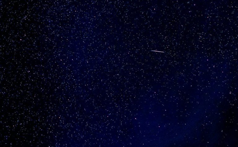 Инструкция для музыкального проектора звездного неба с эффектом метеоров